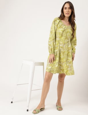 

Marks & Spencer Fit & Flared Midi Tea Dress (FEMALE, GREEN MIX, 16)