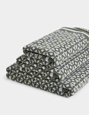 

M&S Collection Pure Cotton Geometric Circle Towel - Forest Green, Forest Green