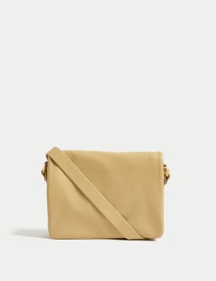 

M&S Collection Bolso estilo messenger de pielWomens - Mantequilla, Mantequilla