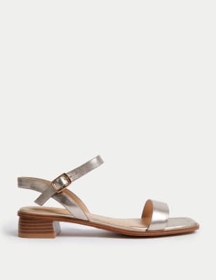 

Womens M&S Collection Sandalen mit weiter Fußbreite, Knöchelriemen und Blockabsatz - Platinum, Platinum