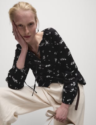 

Womens M&S Collection Gemusterte Bluse aus reiner Baumwolle mit Ausschnitt zum Binden - Black Mix, Black Mix