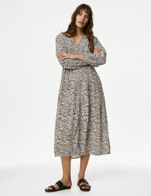 

Womens M&S Collection Textured Printed V-Neck Midi Tea Dress - Multi, Multi