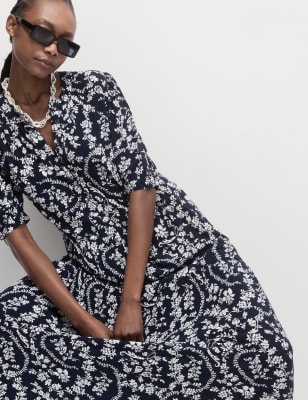 

Womens M&S Collection Midi-Stufenkleid mit Knopfleiste vorne und Blumenmuster - Navy Mix, Navy Mix