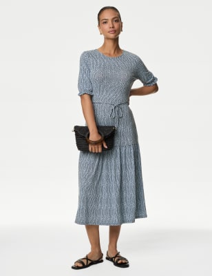 

Womens M&S Collection Midi-Teekleid aus Jersey mit Muster und Bindedetail - Dark Blue Mix, Dark Blue Mix