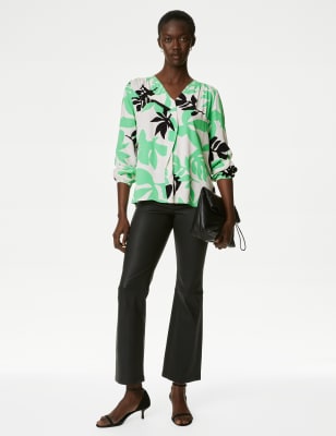 

Marks & Spencer Leaf Print Draped V-Neck Blouse (FEMALE, MULTI, 12)