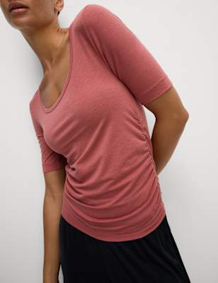 

Womens Goodmove Lightweight Scoop Neck Ruched Yoga T-Shirt, Berry