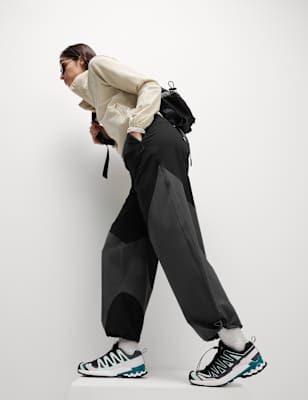

Womens Goodmove Woven Stormwear™ Relaxed Parachute Joggers, Black