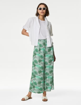 

Womens M&S Collection Printed Wide Leg Cropped Trousers, Green Mix