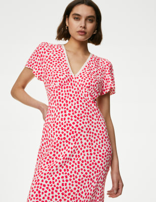

Womens M&S Collection Midaxi-Teekleid mit V-Ausschnitt, Spitze und Muster - Red Mix, Red Mix