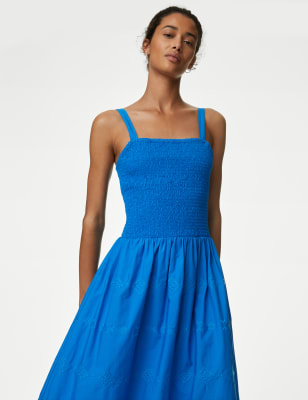 

Womens M&S Collection Gesmoktes Midikleid aus reiner Baumwolle mit eckigem Ausschnitt - Blue, Blue