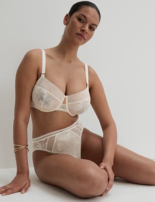 

Womens Autograph Valencia Lace Wired Minimiser Bra (C-G) - Light Cream, Light Cream