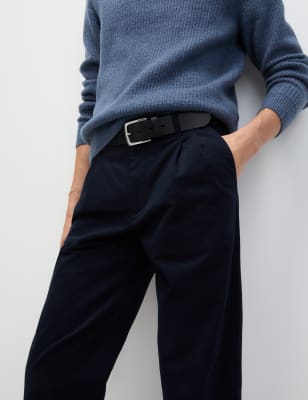 

Mens M&S Collection Schmal zulaufende Chinohose mit Stretch und doppelter Bundfalte - Dark Navy, Dark Navy