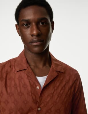 

Mens M&S Collection Hemd aus reiner Baumwolle mit Cuban Collar und Strukturmuster - Chestnut, Chestnut