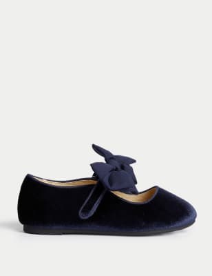 

Girls M&S Collection Kids' Velvet Riptape Bow Mary Jane Shoes (4 Small - 2 Large) - Navy, Navy