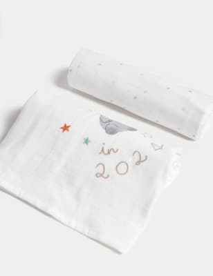 

M&S Collection 2er-Pack große Musselintücher aus reiner Baumwolle „Born in 2024“ - White Mix, White Mix