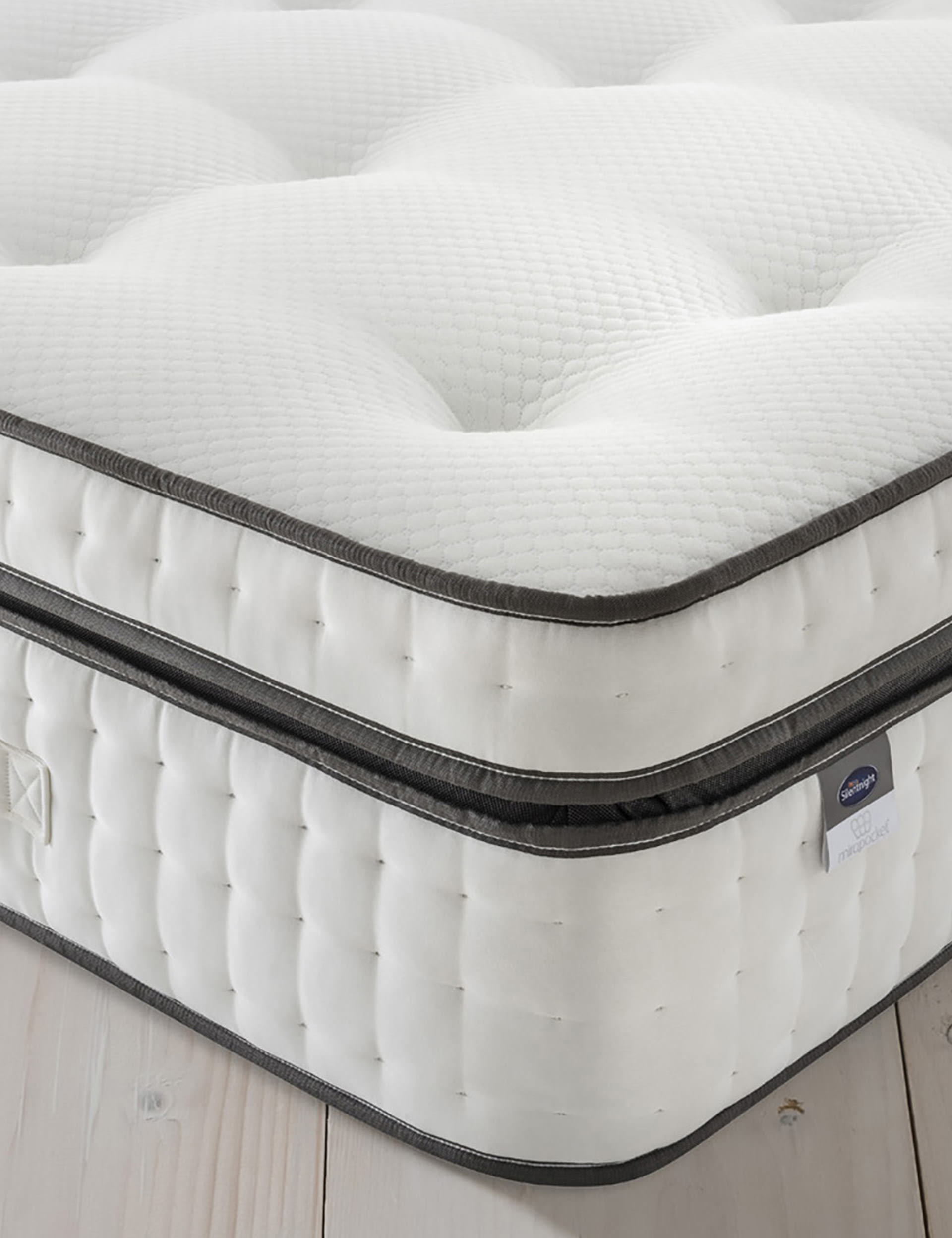 Silentnight Geltex 3000 Pocket Sprung Mattress - 3FT - White, White