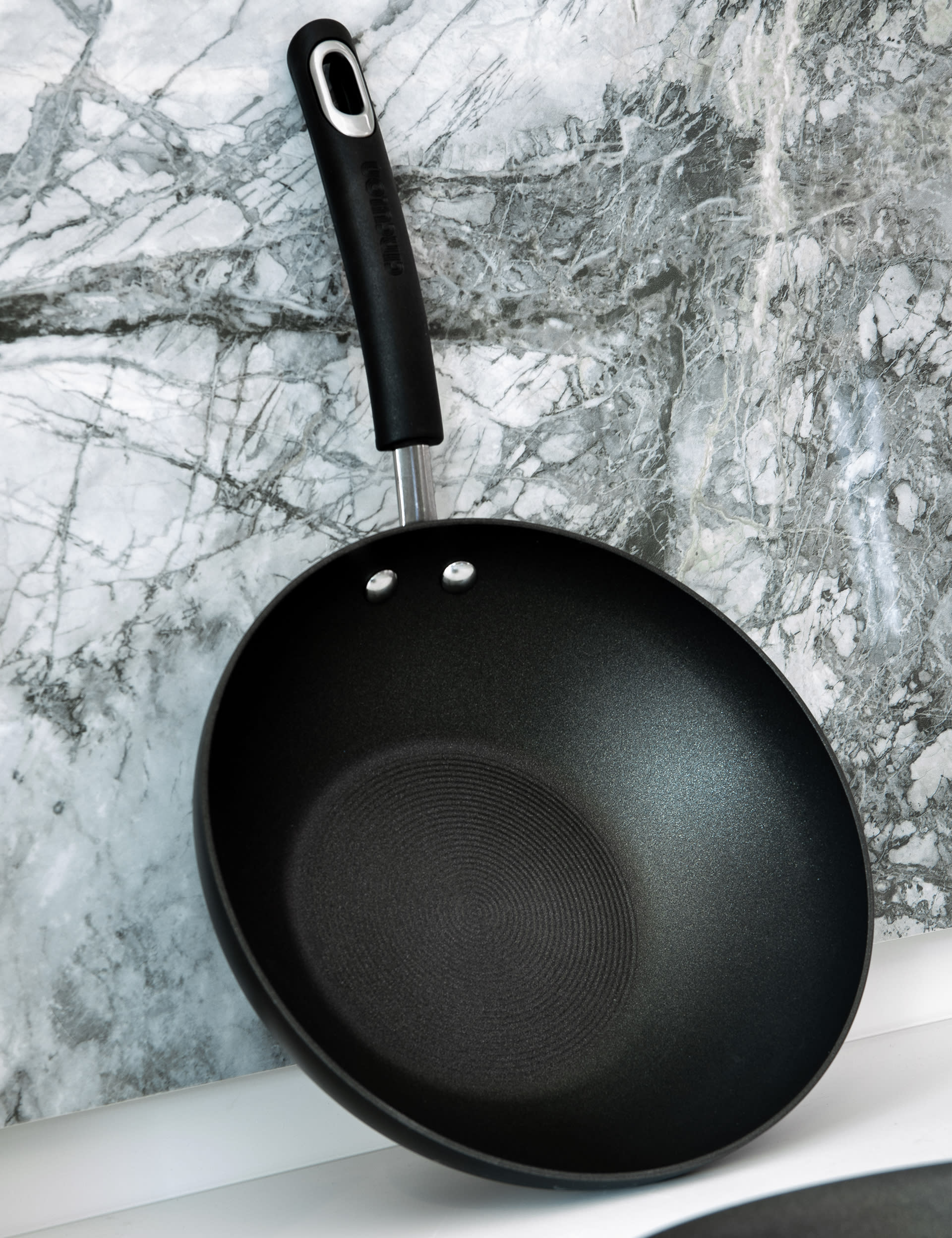 Circulon Hard Anodised Wok - Black, Black