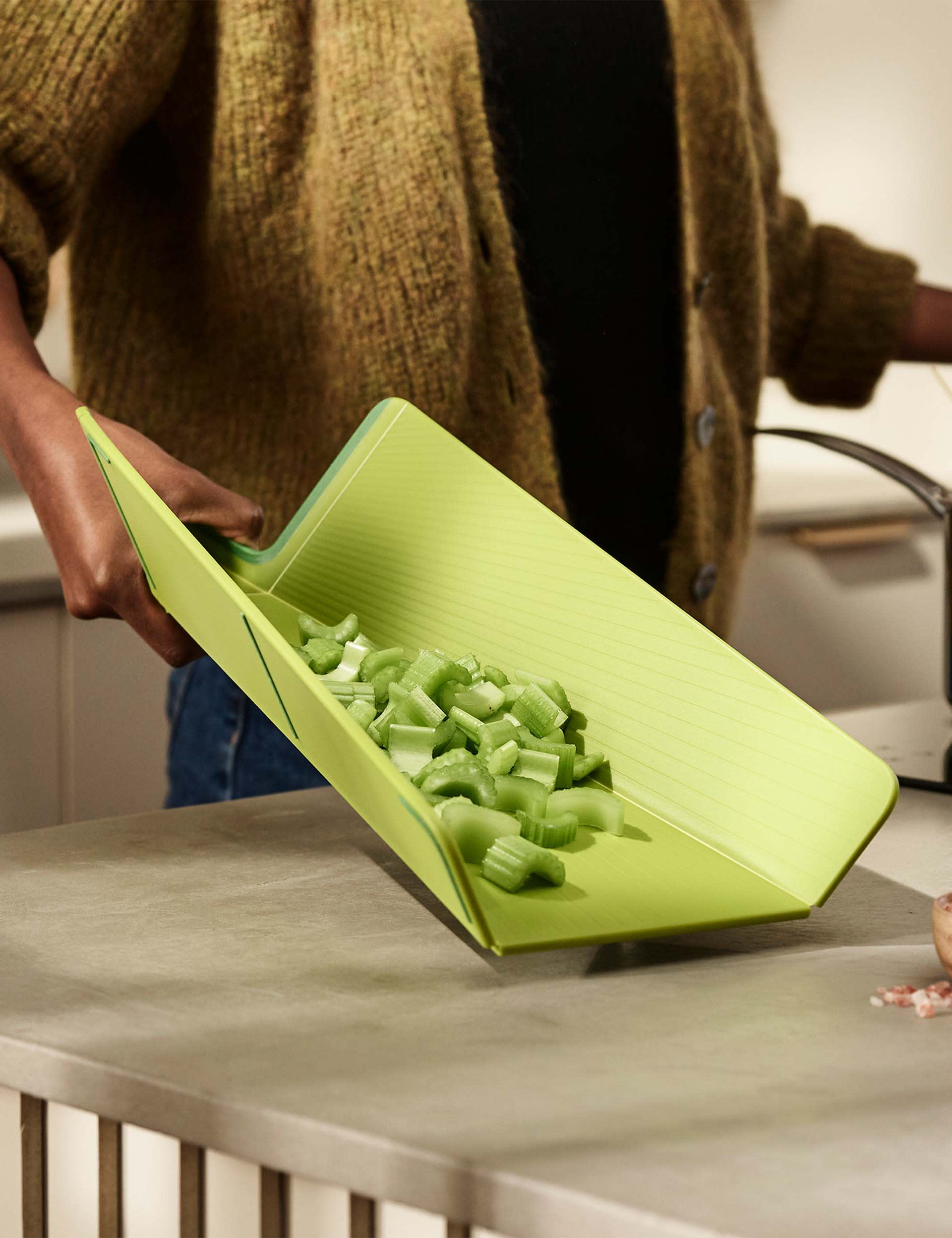 Joseph Joseph Chop2Pot Large Chopping Board - Green, Black,Green