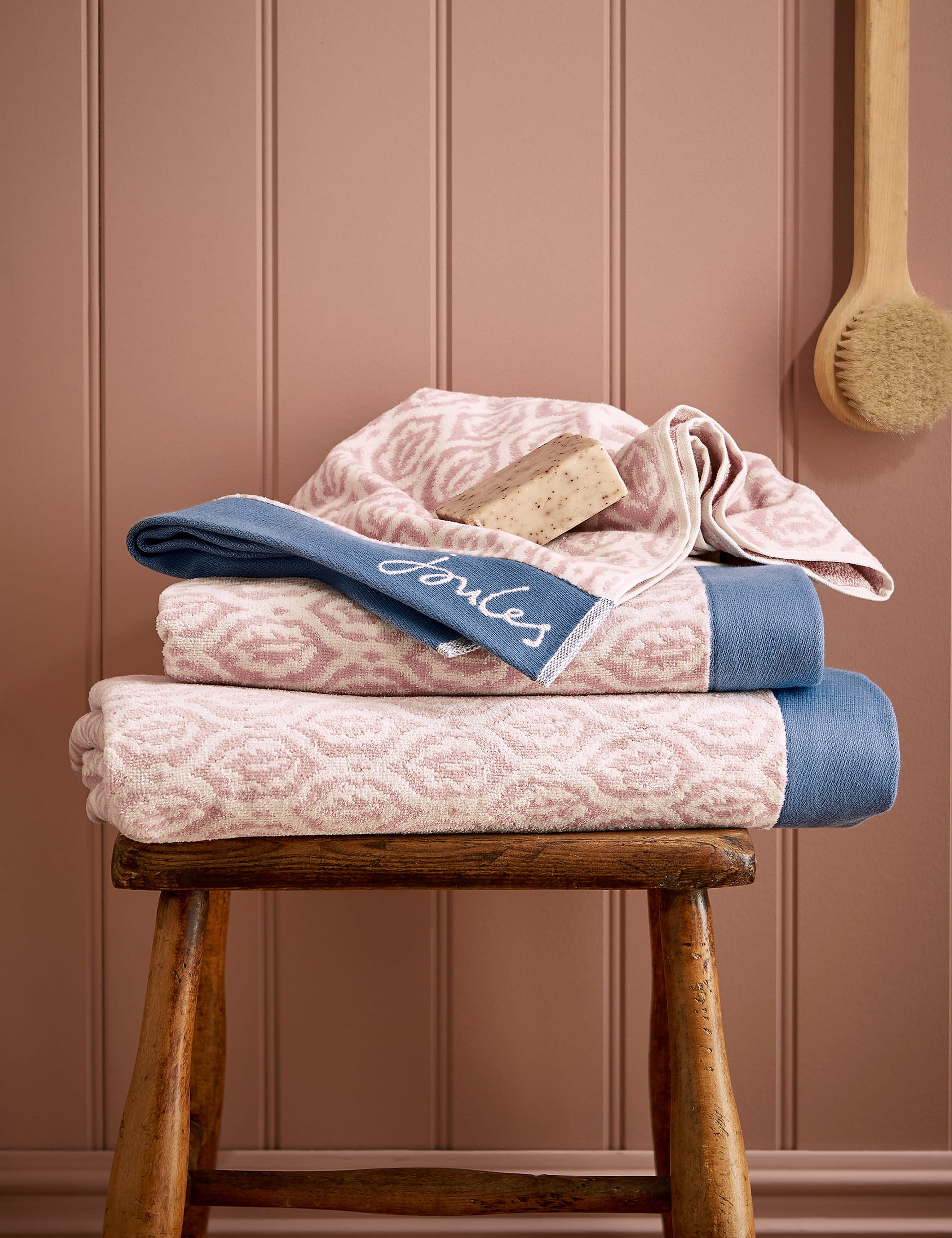 Joules Pure Cotton Leaf Trellis Geometric Towel - BATH - Pink, Pink