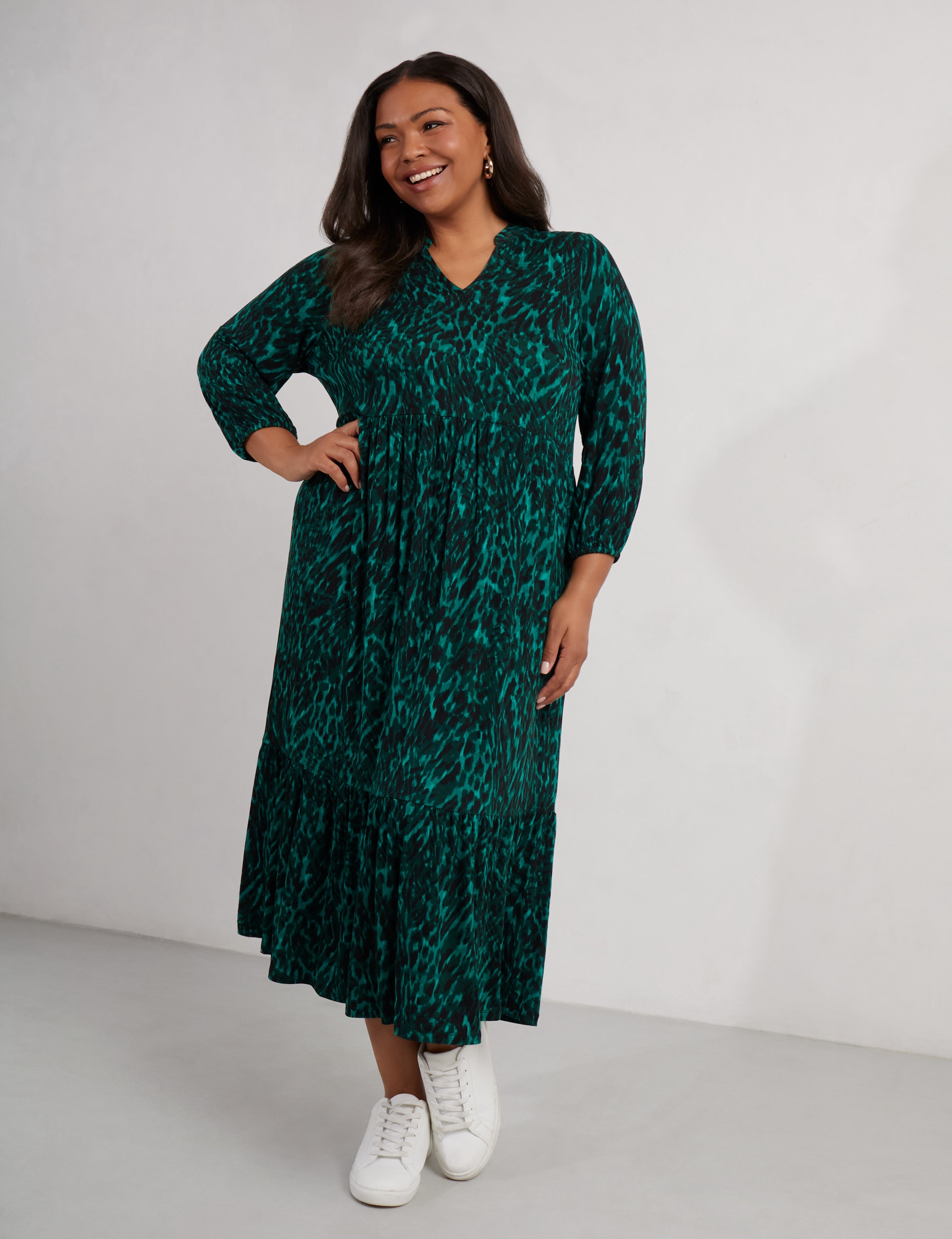 Live Unlimited London Women's Jersey Animal Print V-Neck Midi Tiered Dress - 22REG - Green Mix, Gree