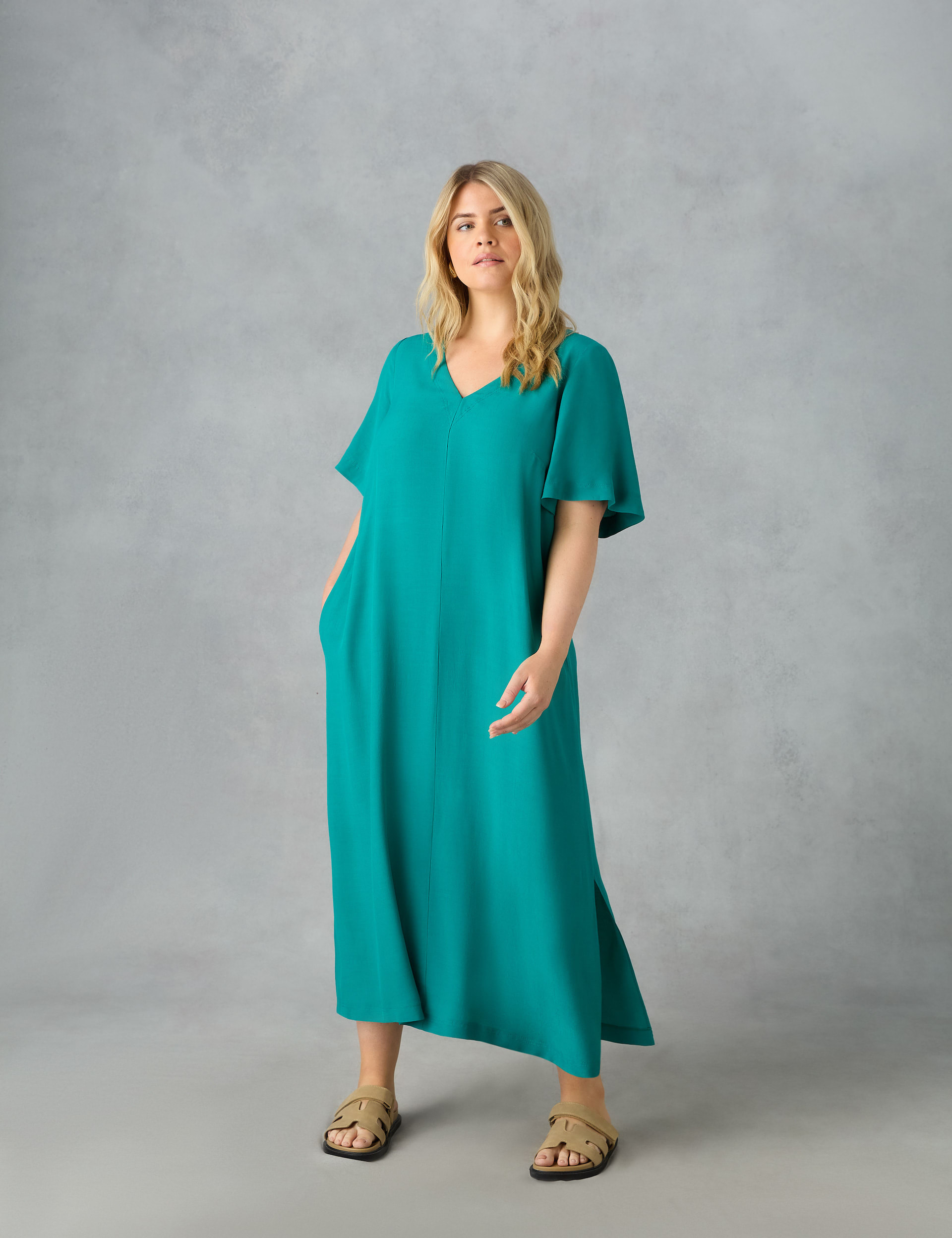 Live Unlimited London Women's V-Neck Maxi Relaxed T-Shirt Dress - 16 - Green, Green