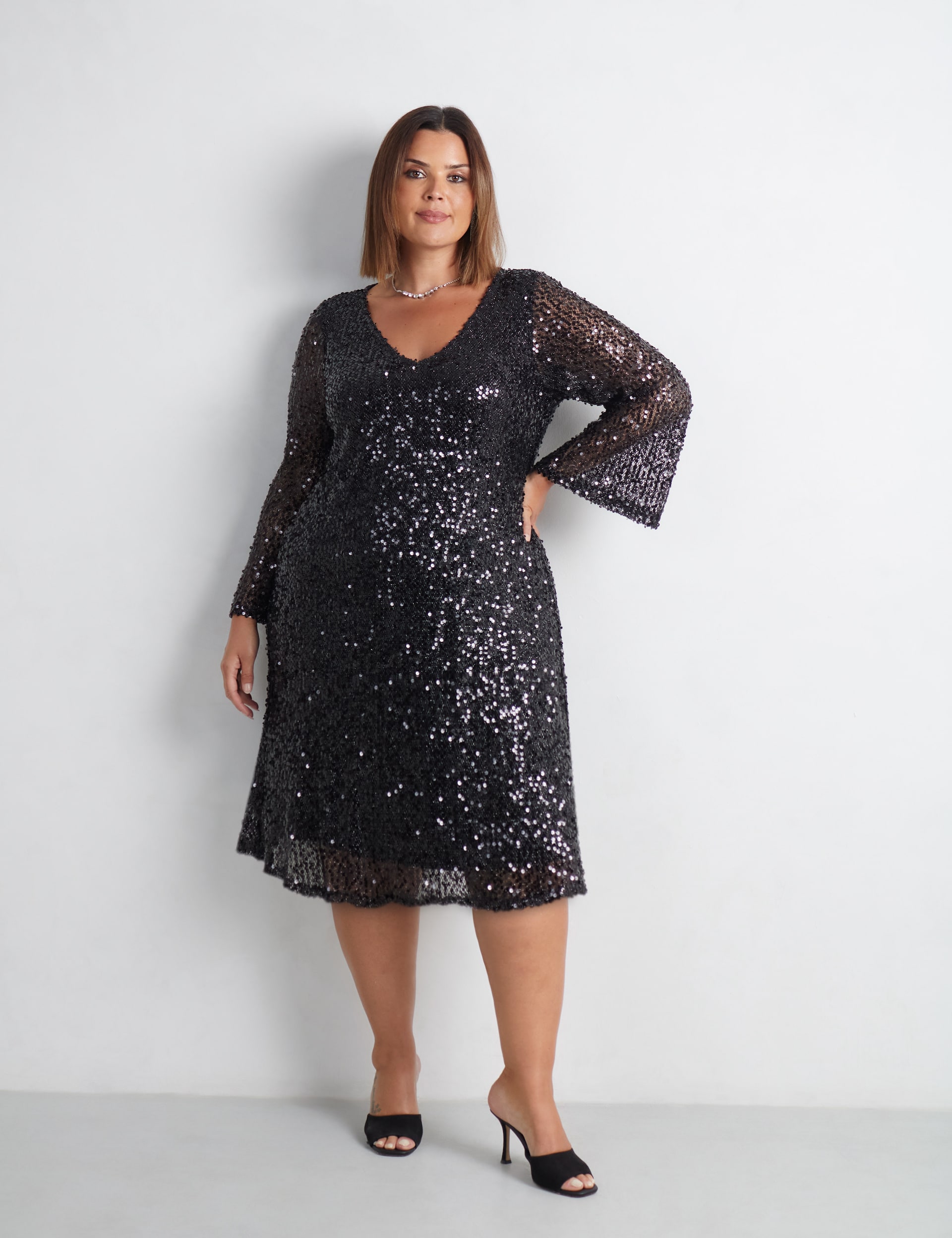 Live Unlimited London Women's Sequin V-Neck Knee Length Shift Dress - 18 - Black, Black