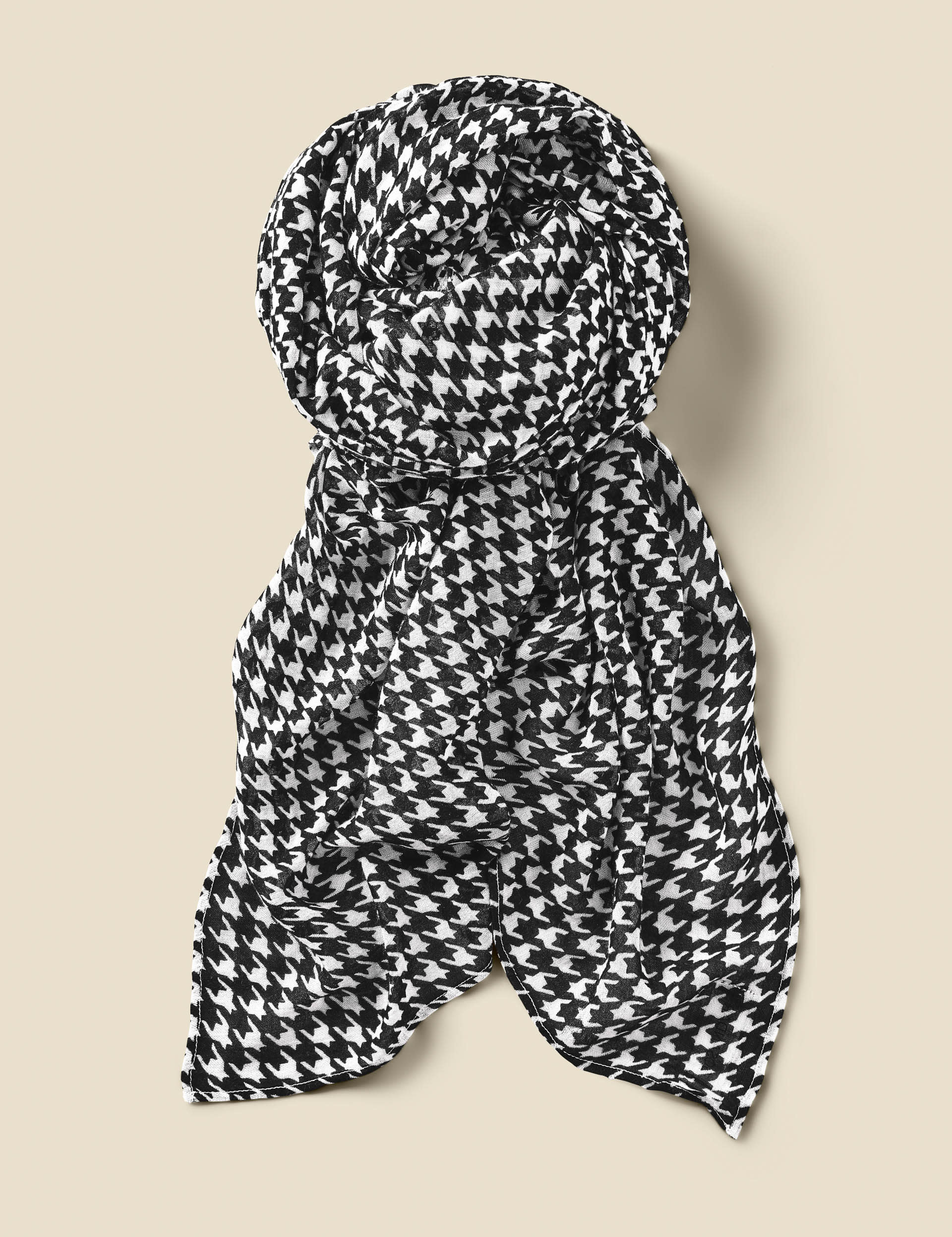 Sosandar Women's Dogtooth Print Scarf - White Mix, White Mix