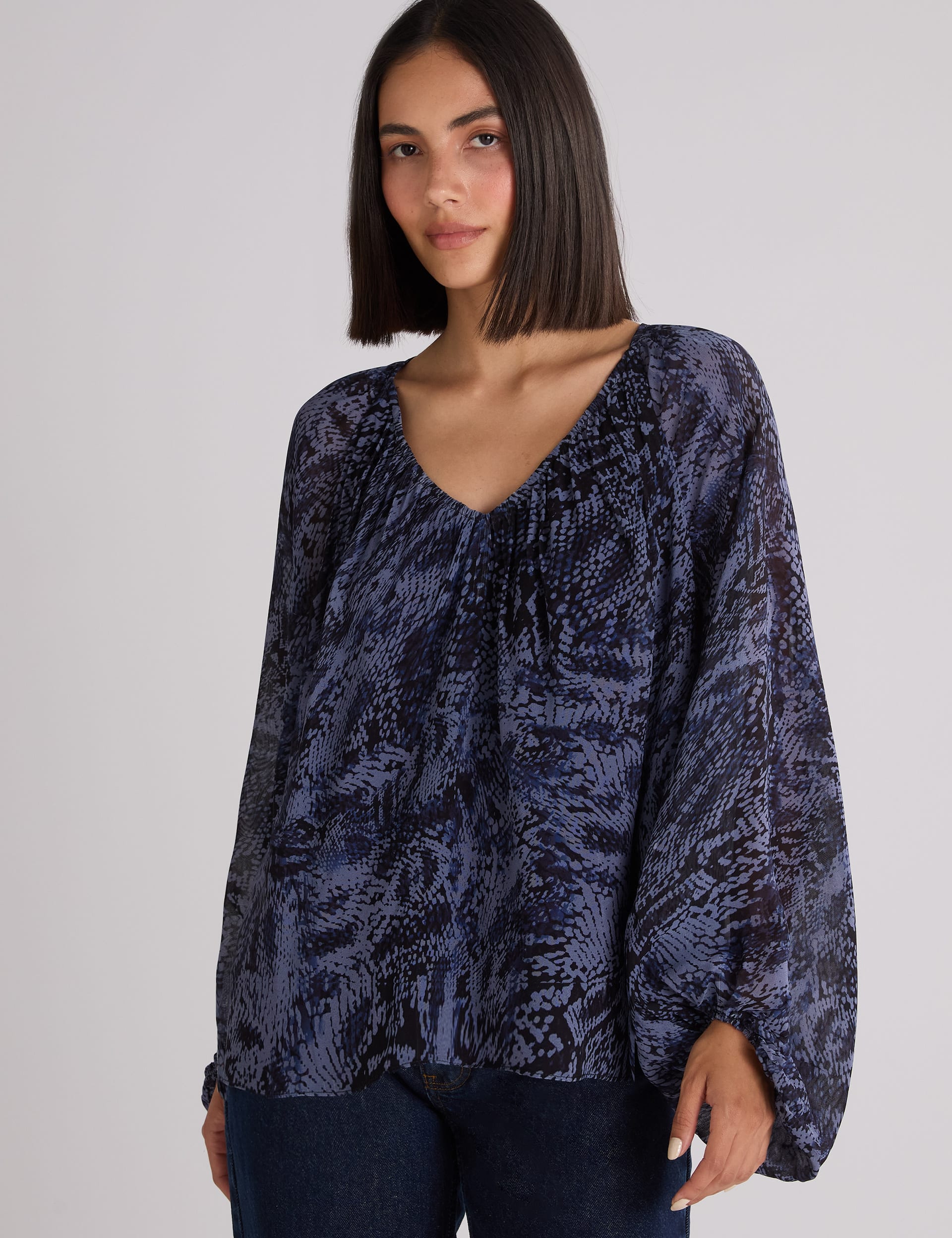 Ro&Zo Women's Snake Print V-Neck Blouson Sleeve Blouse - 10REG - Navy Mix, Navy Mix