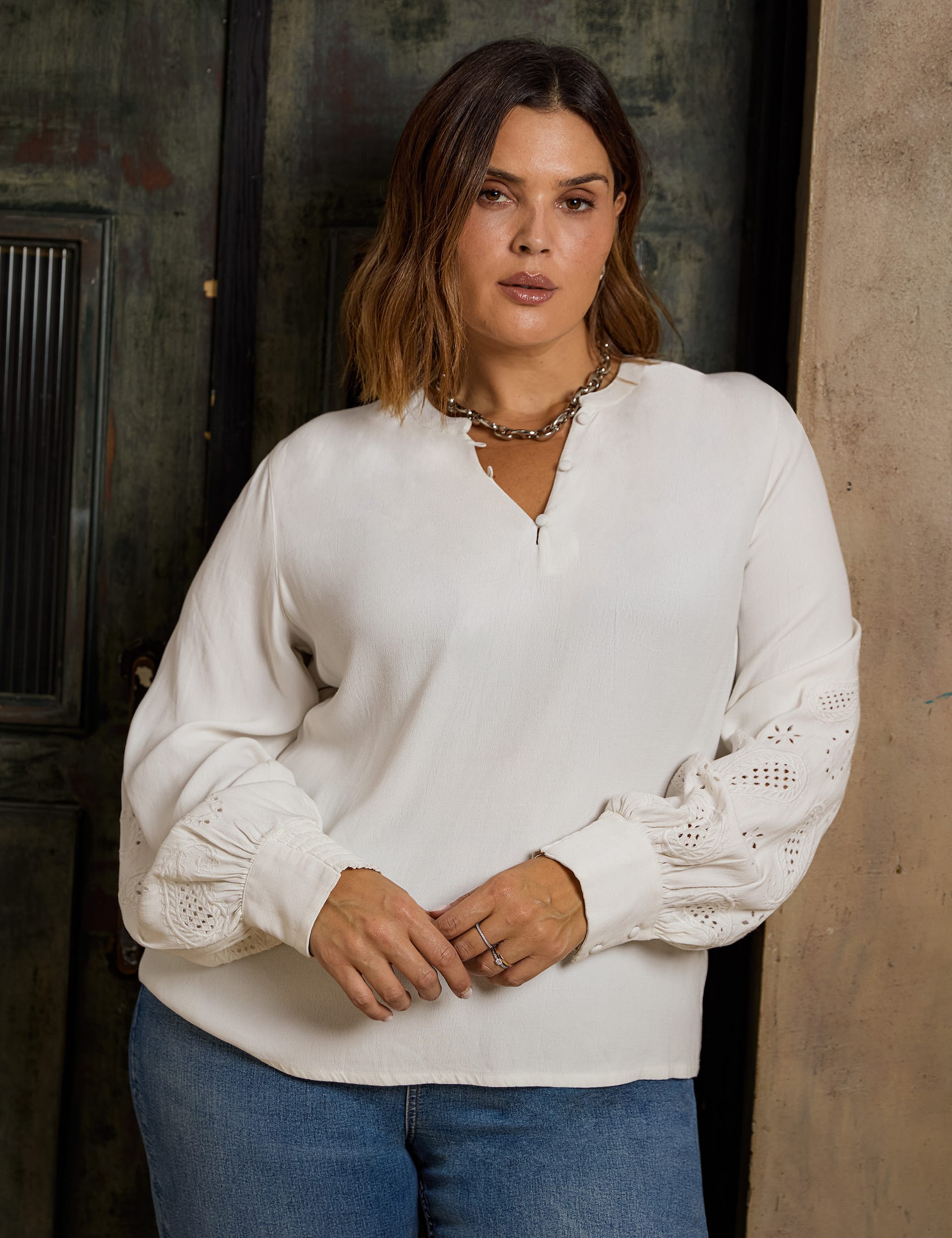 Live Unlimited London Women's Crepe Embroidered Notch Neck Blouse - 22 - White, White