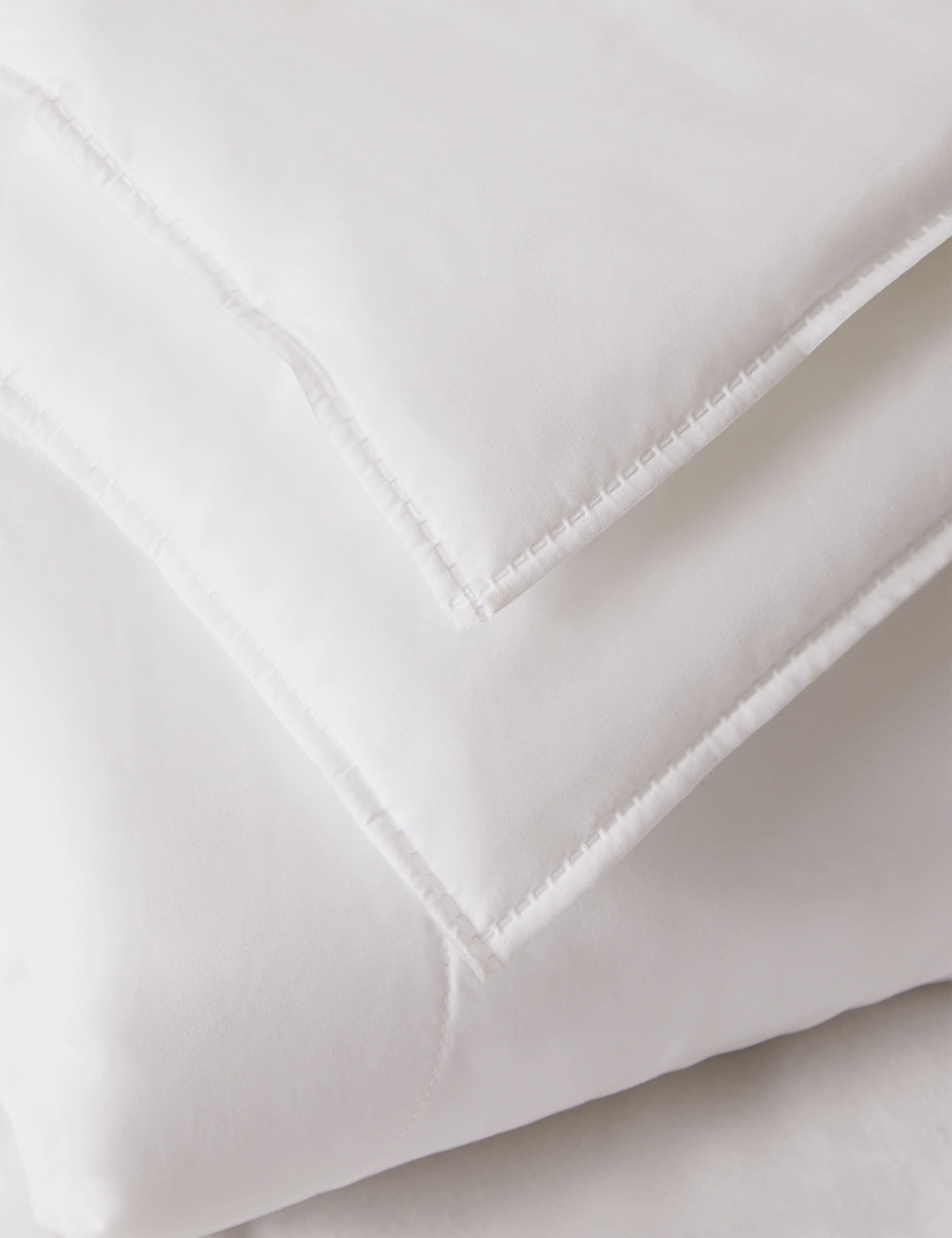 M&S Collection Anti Allergy Plus 2.5 Tog Duvet - DBL - White, White