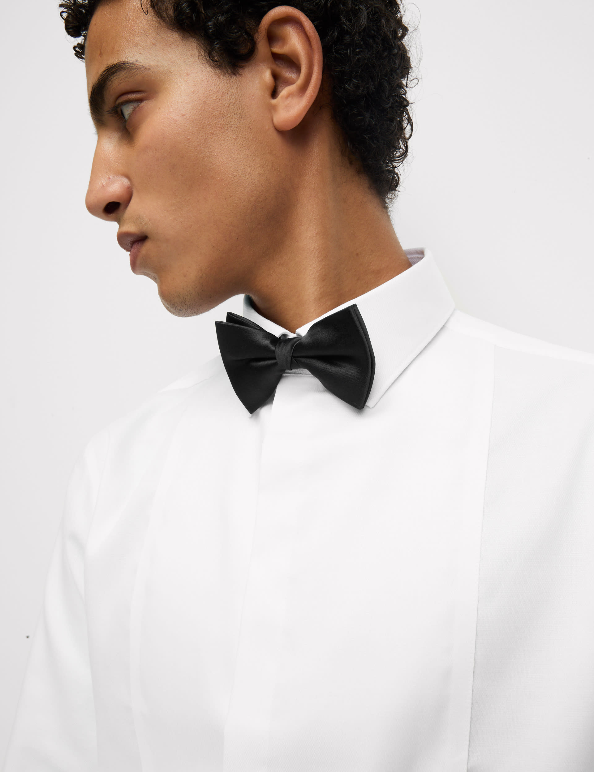 M&S Collection Men's Regular Fit Easy Iron Cotton Dress Shirt with Bow Tie - 17.5 - White, White