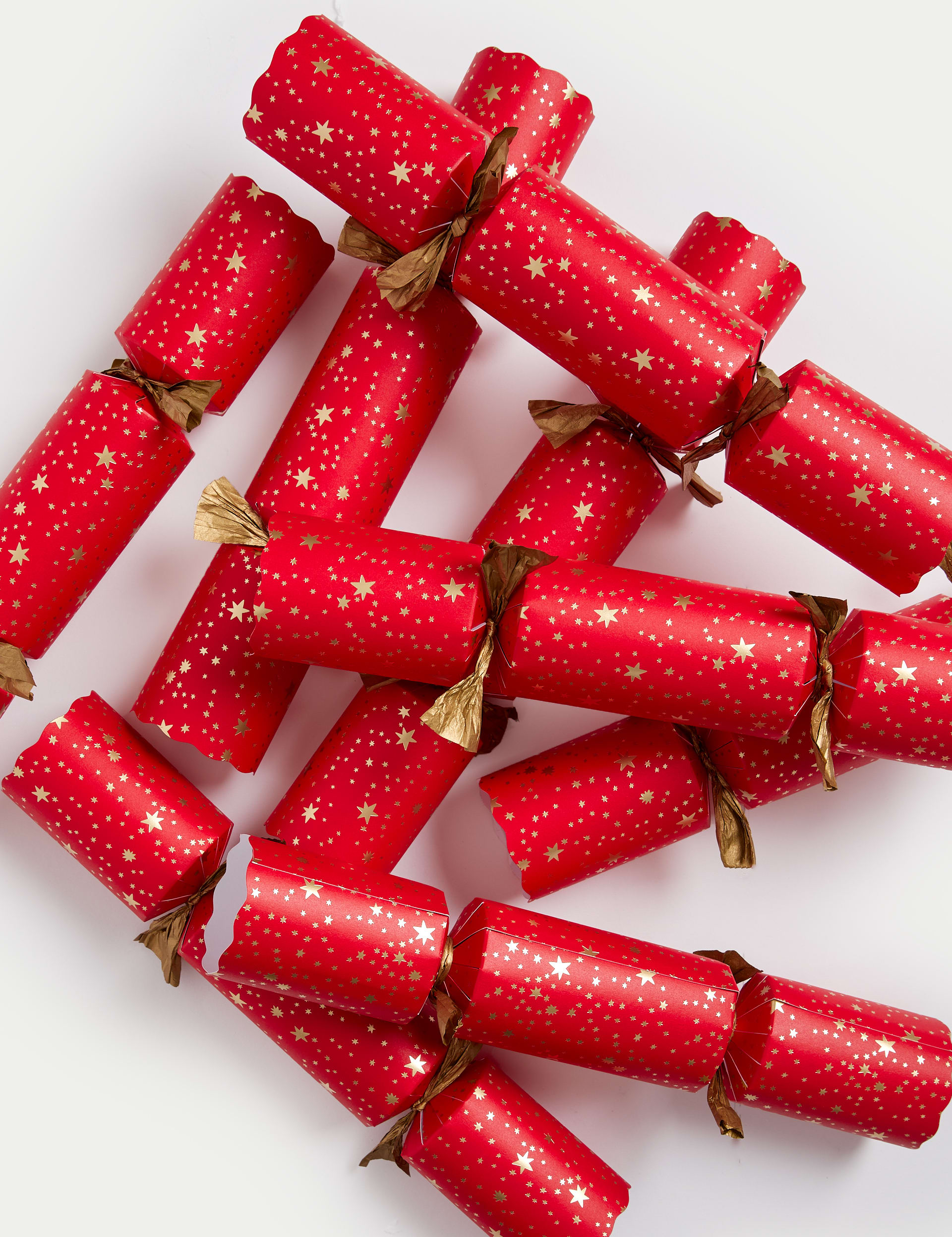 M&S 8 Christmas Crackers - Red & Gold Stars Design