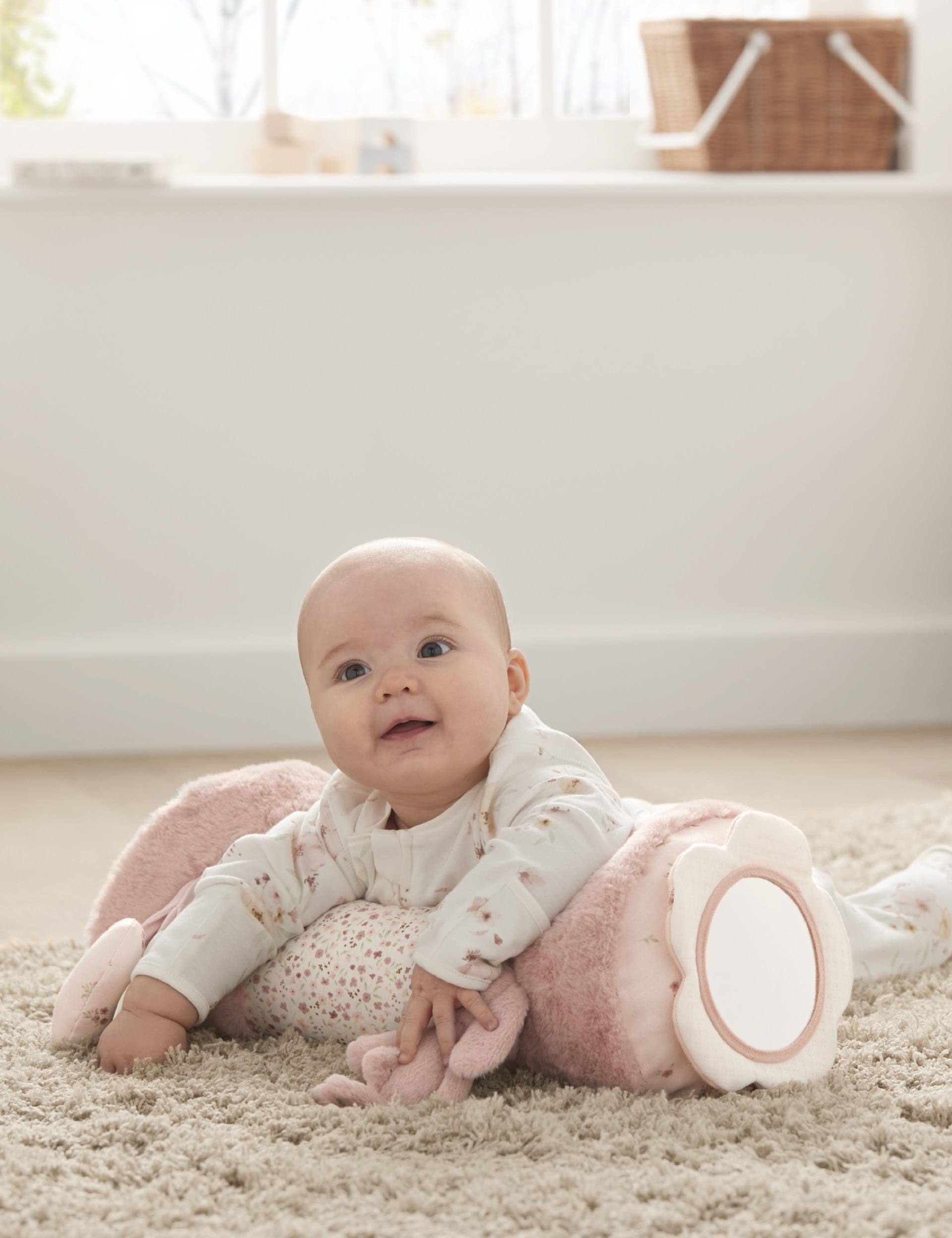 Mamas & Papas Welcome to the World Tummy Time Roll (7lbs) - Pink, Pink