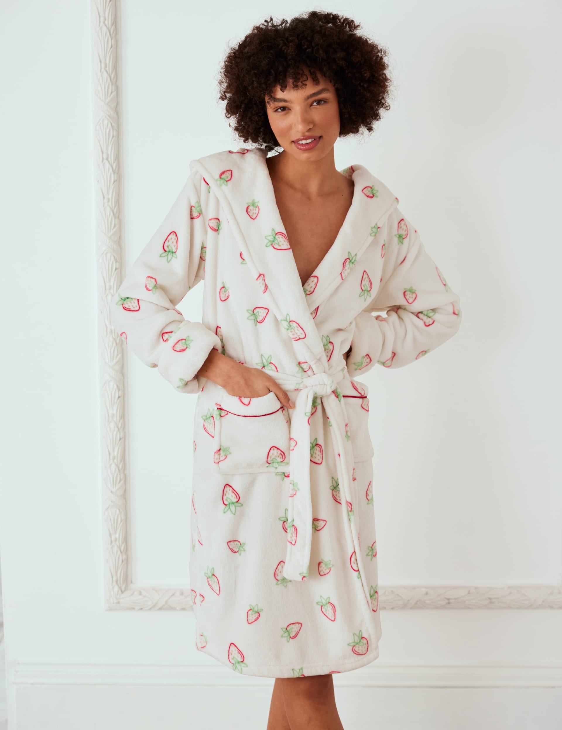 Chelsea Peers Women's Fleece Strawberry Print Dressing Gown - 12 - Cream Mix, Cream Mix