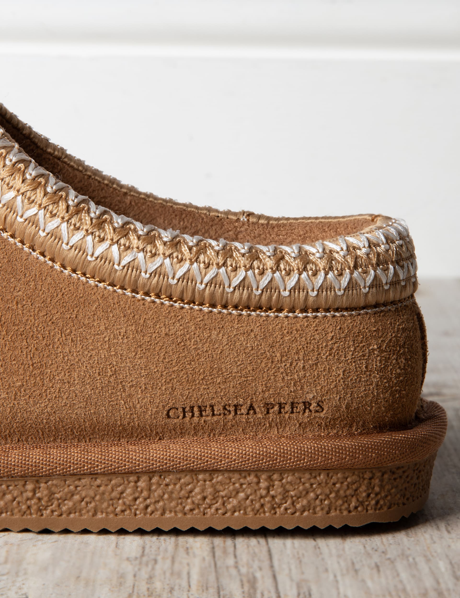 Chelsea Peers Women's Suede Sheepskin Mule Slippers - Tan, Tan