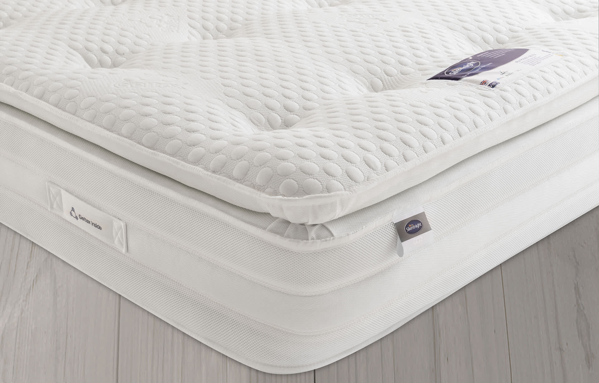 Silentnight 2000 Pocket Spring Pillowtop Mattress - 4FT6 - White, White