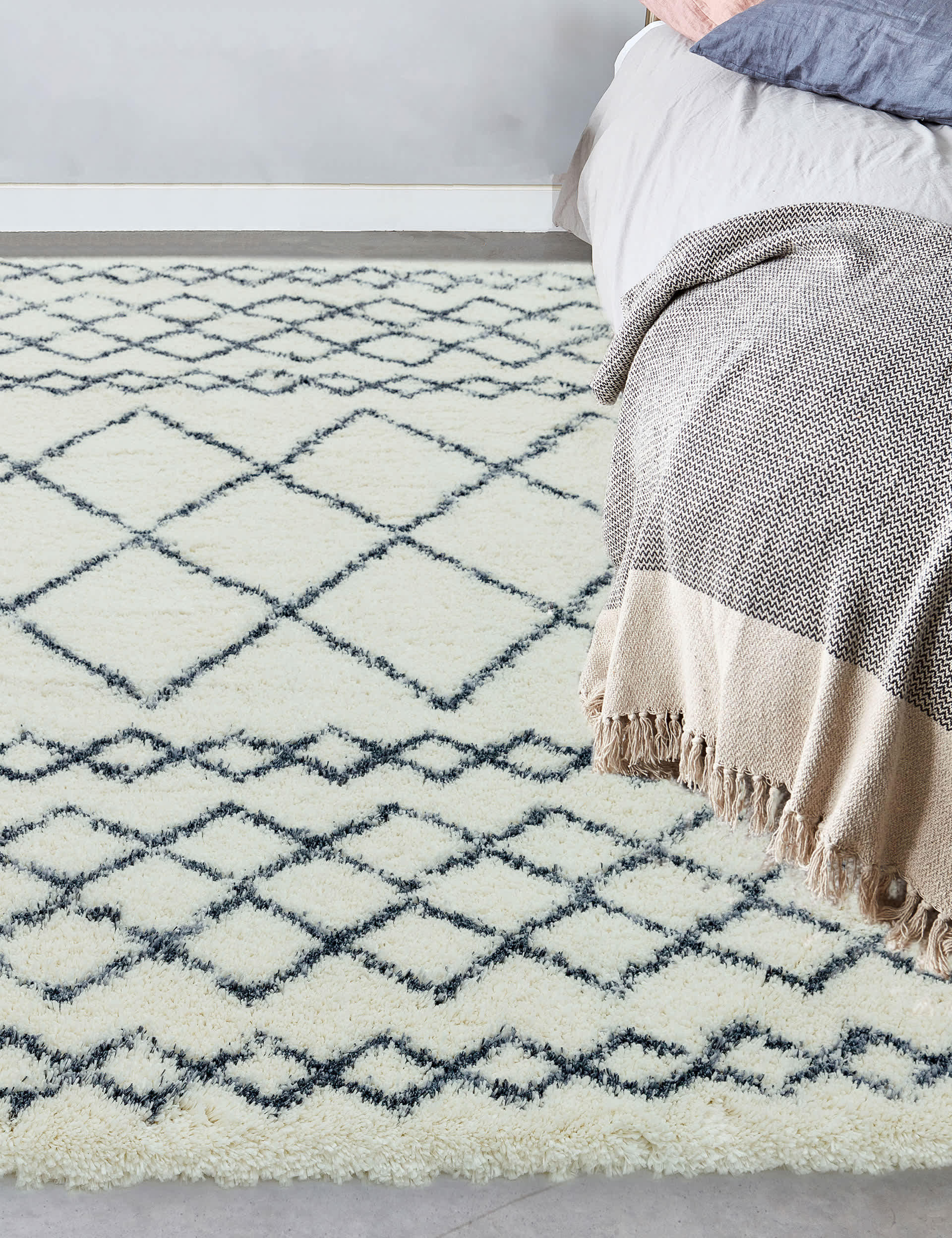 Asiatic Alto Moroccan Shaggy Rug - MED - Ivory, Ivory