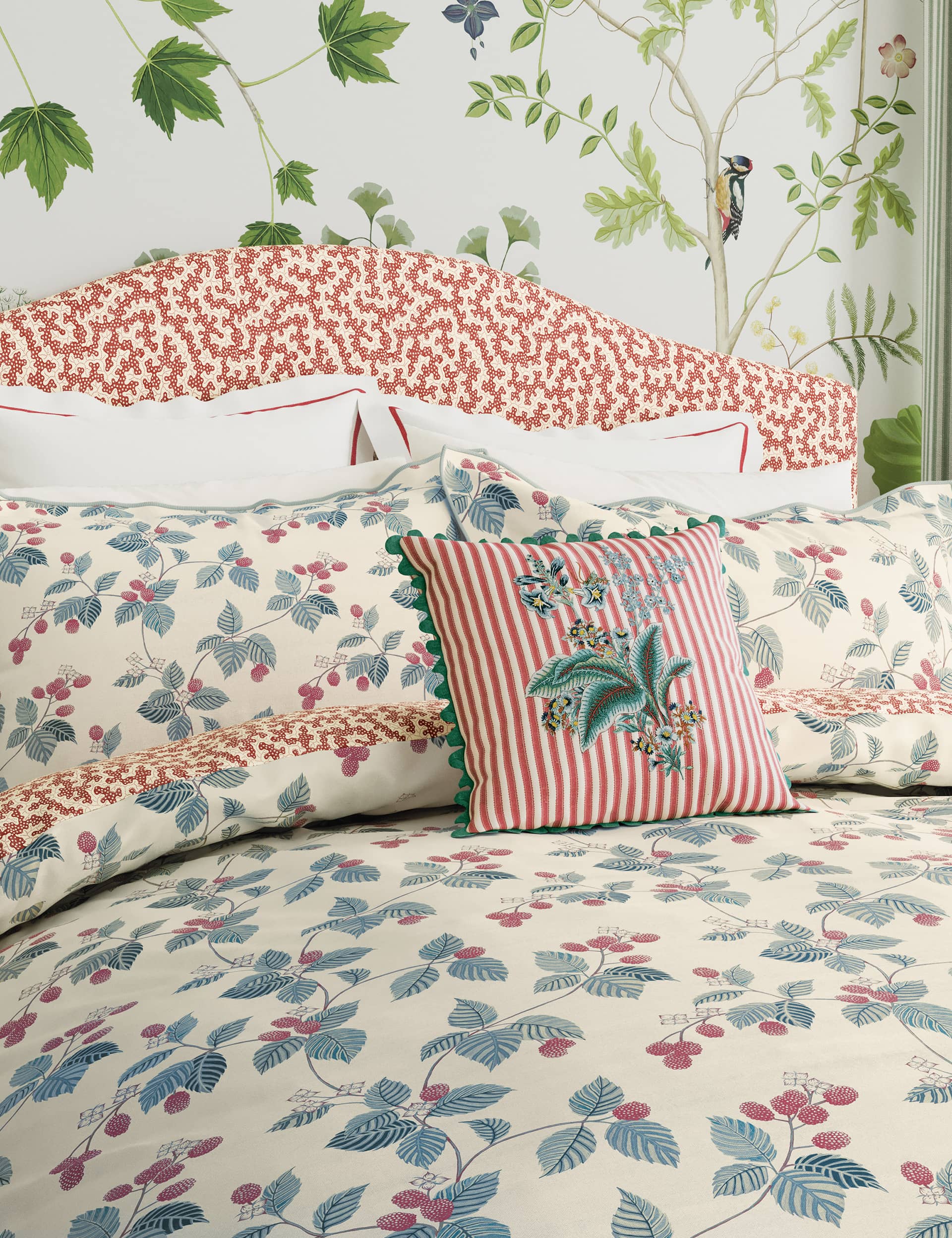 Sanderson X National Trust Pure Cotton Rubus Bedding Set - 6FT - Raspberry, Raspberry