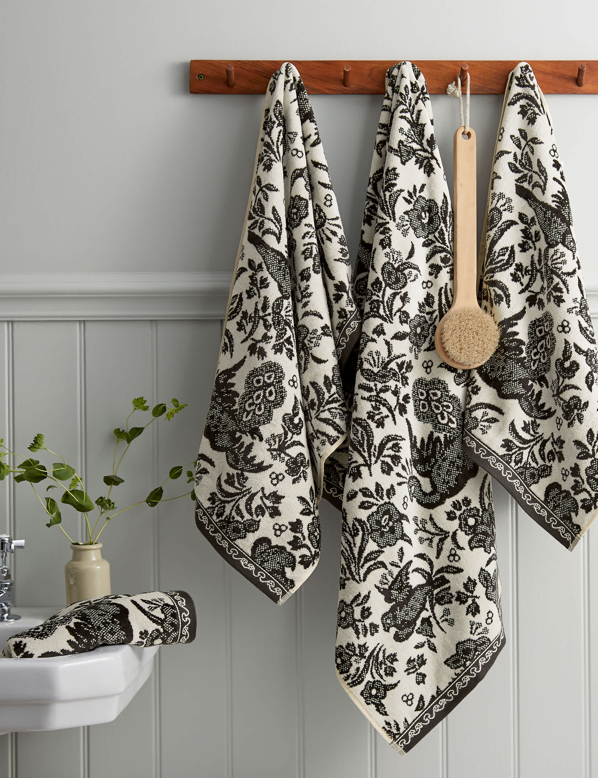 Burleigh X Bedeck Of Belfast Pure Cotton Regal Peacock Towel - HAND - Charcoal Mix, Charcoal Mix