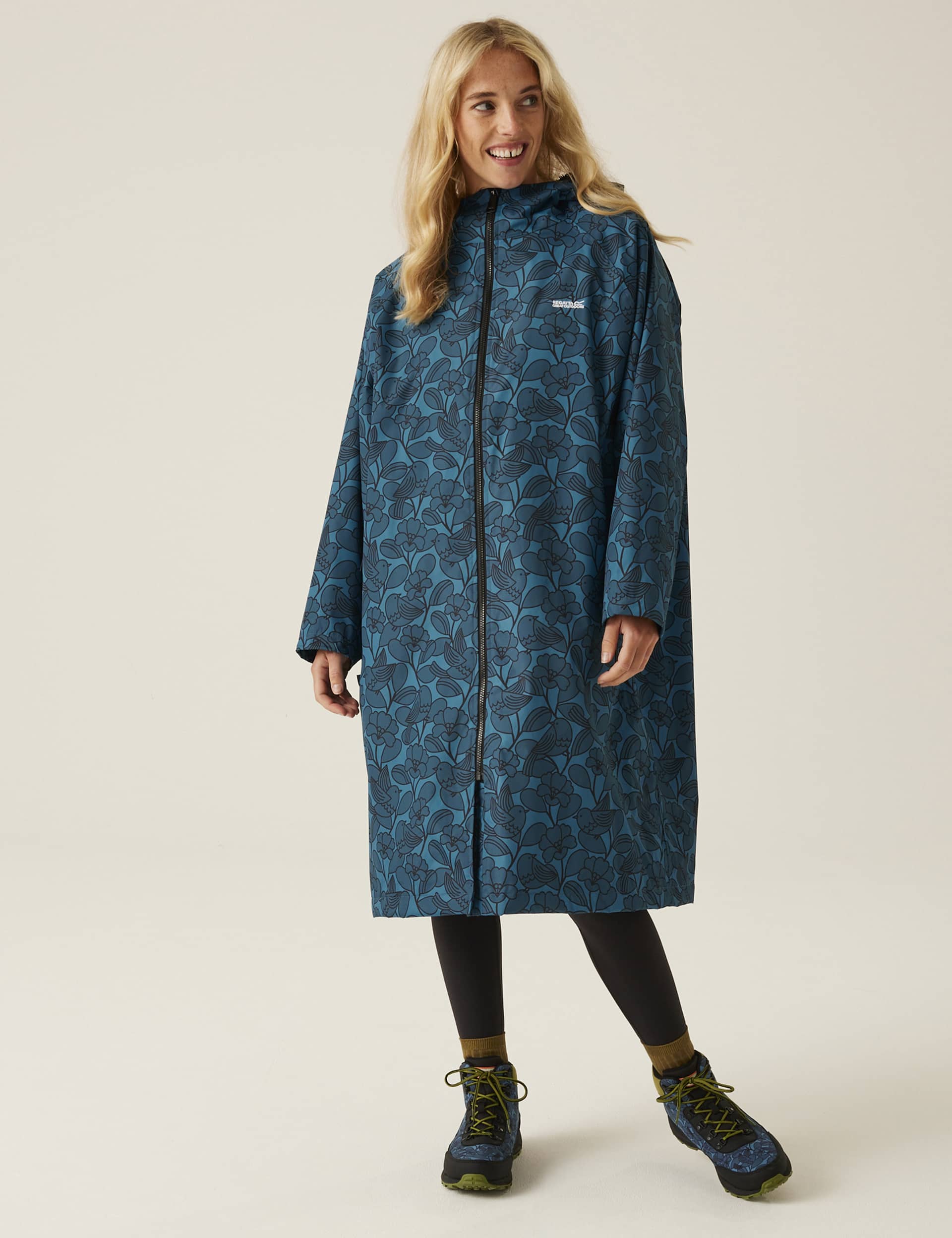 Regatta Women's Orla Kiely Waterproof Hooded Changing Robe - Blue Mix, Grey Mix,Blue Mix