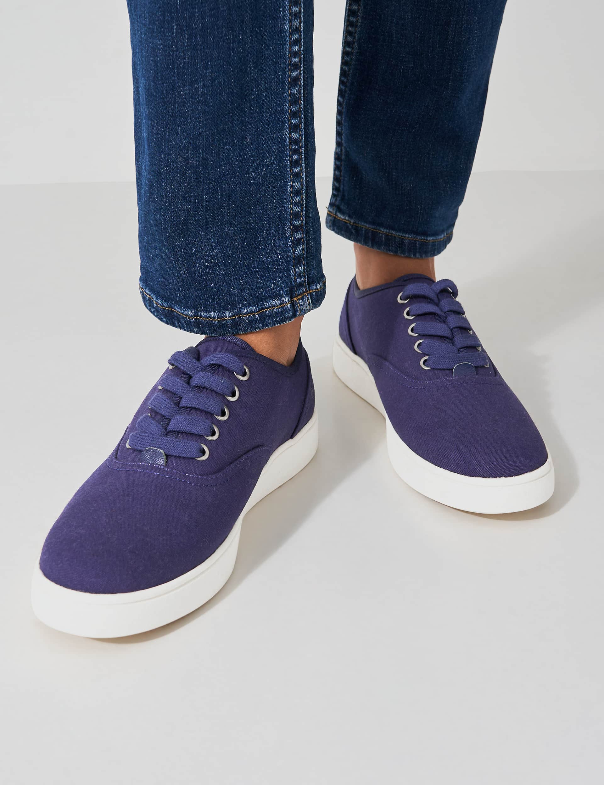 Crew Clothing Women's Canvas Lace Up trainers