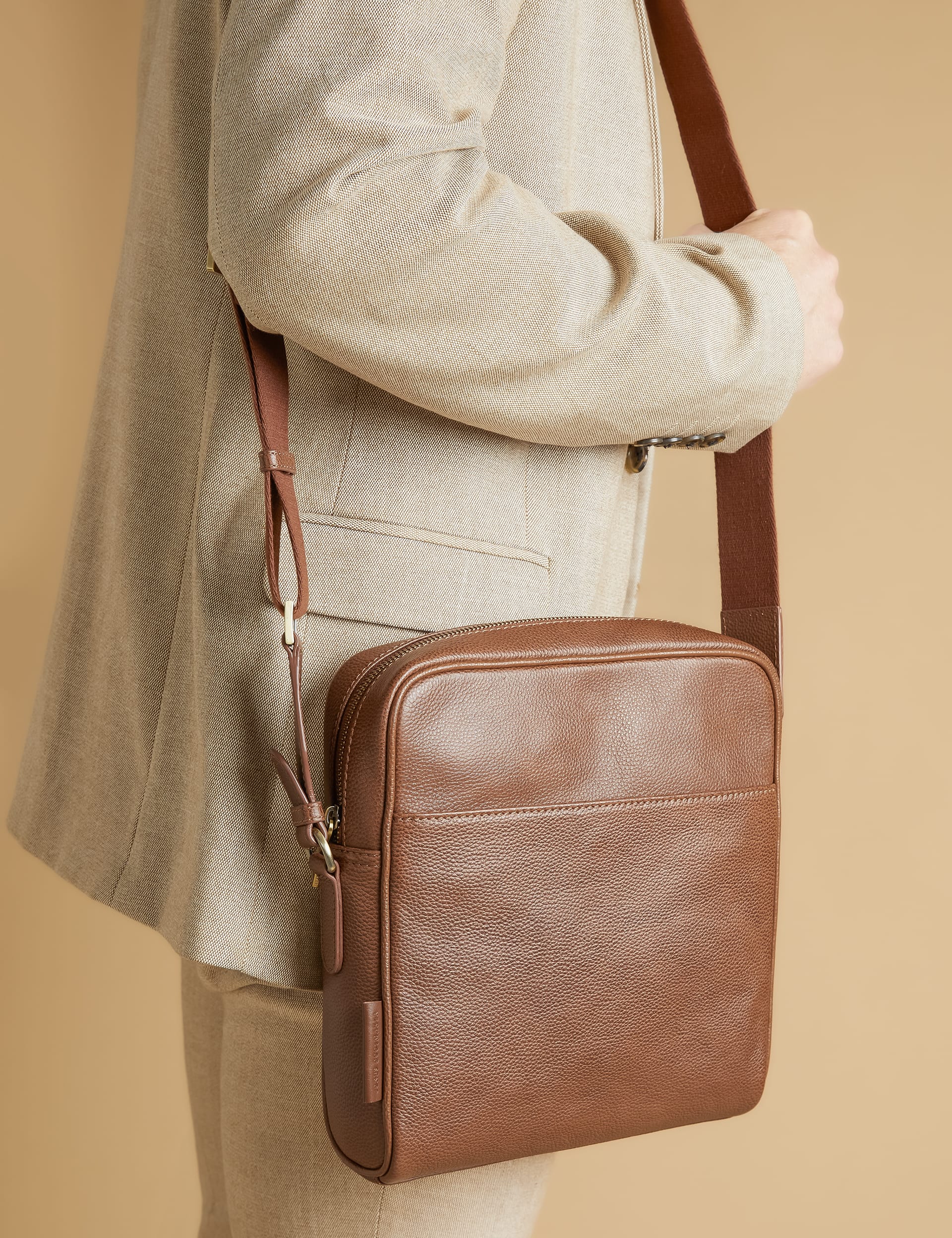 Jones Bootmaker Men's Leather Pebble Grain Cross Body Bag - one size - Tan, Tan