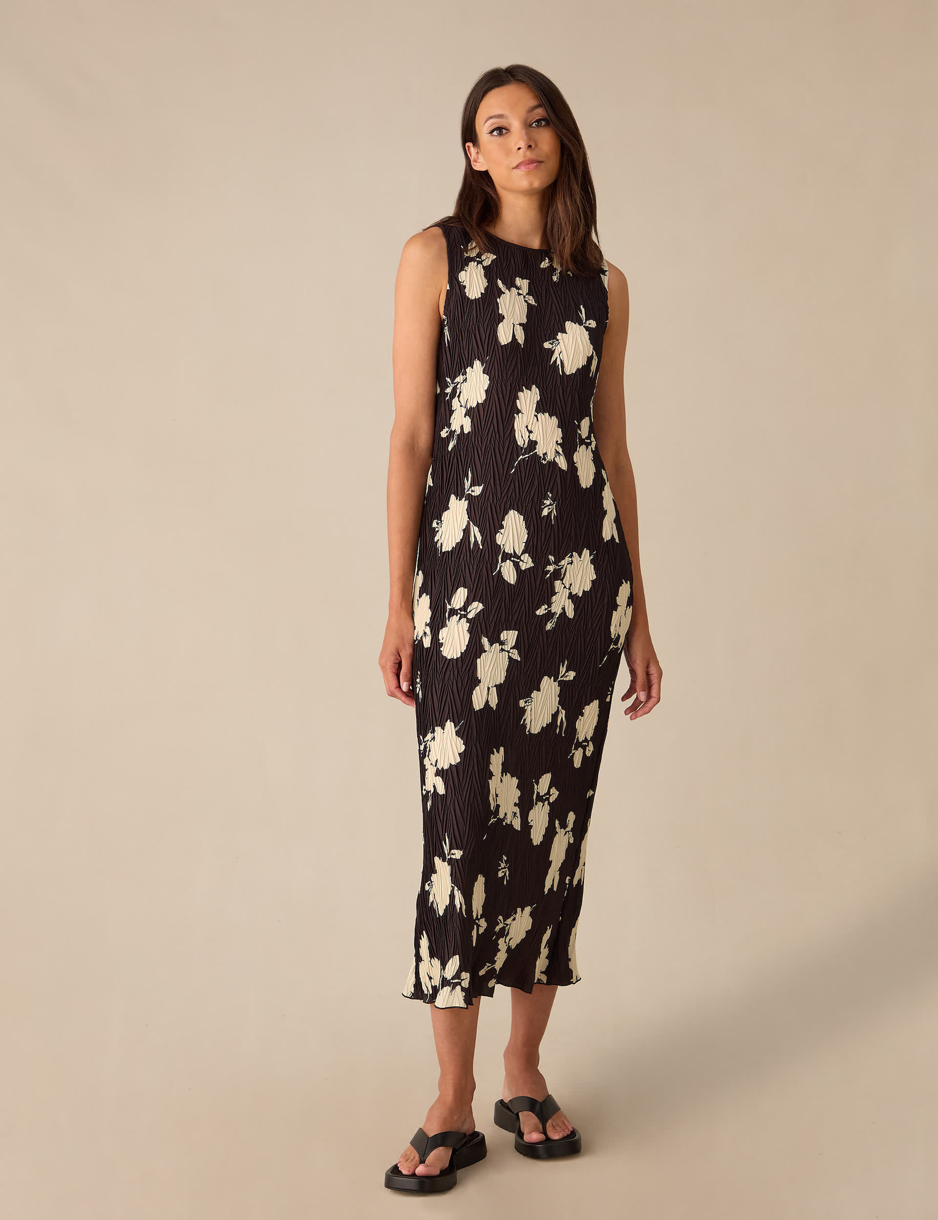 Ro&Zo Women's Plisse Floral Midi Column Dress - 14REG - Black Mix, Black Mix