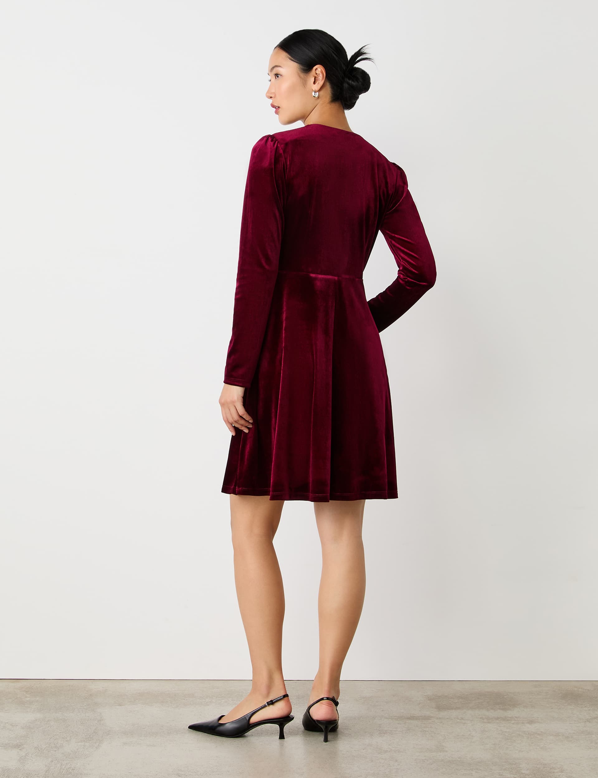 Finery London Women's Velvet Knee Length Tailored Dress - 18 - Burgundy, Burgundy,Black