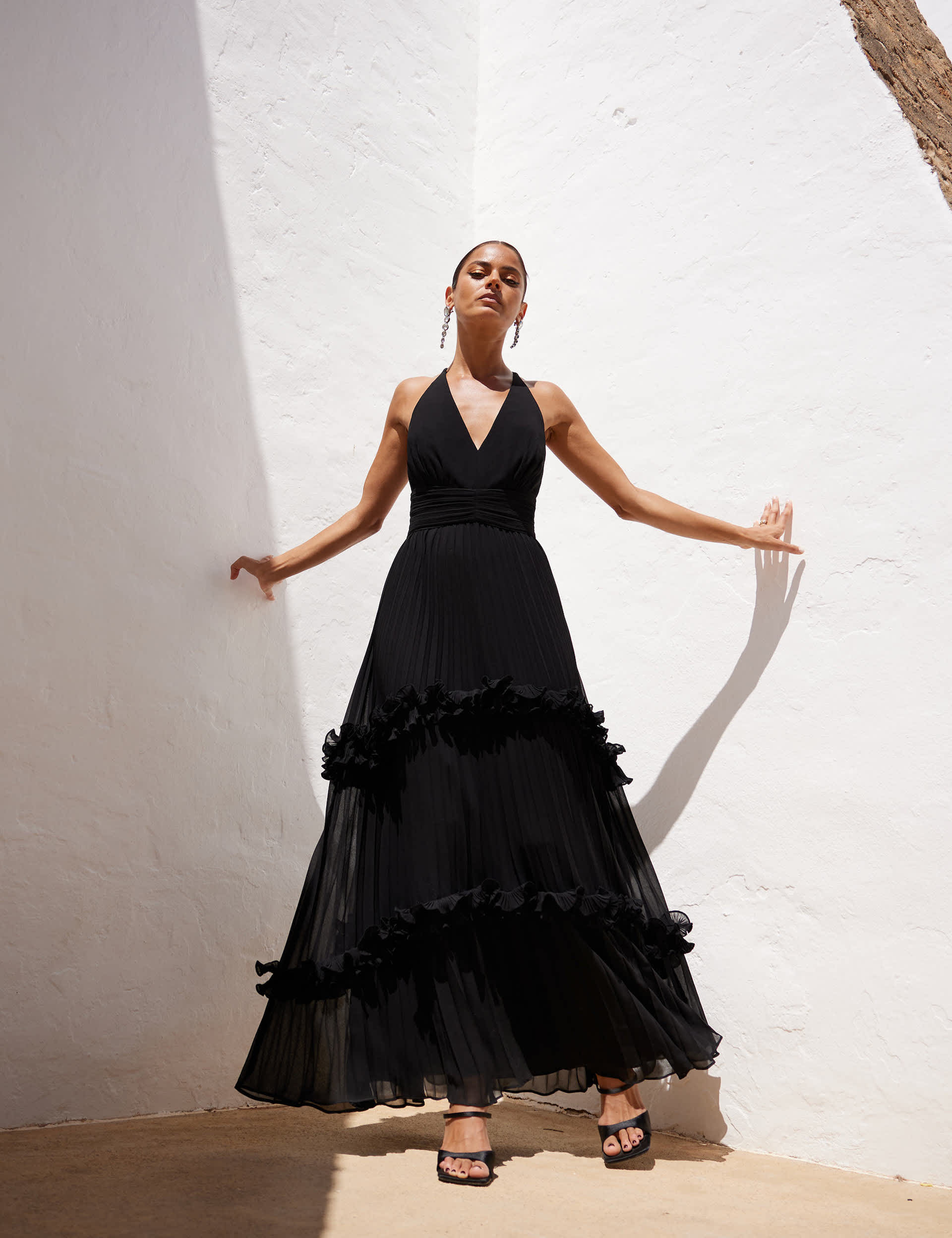 Ro&Zo Women's V-Neck Pleated Frill Detail Maxi Tiered Dress