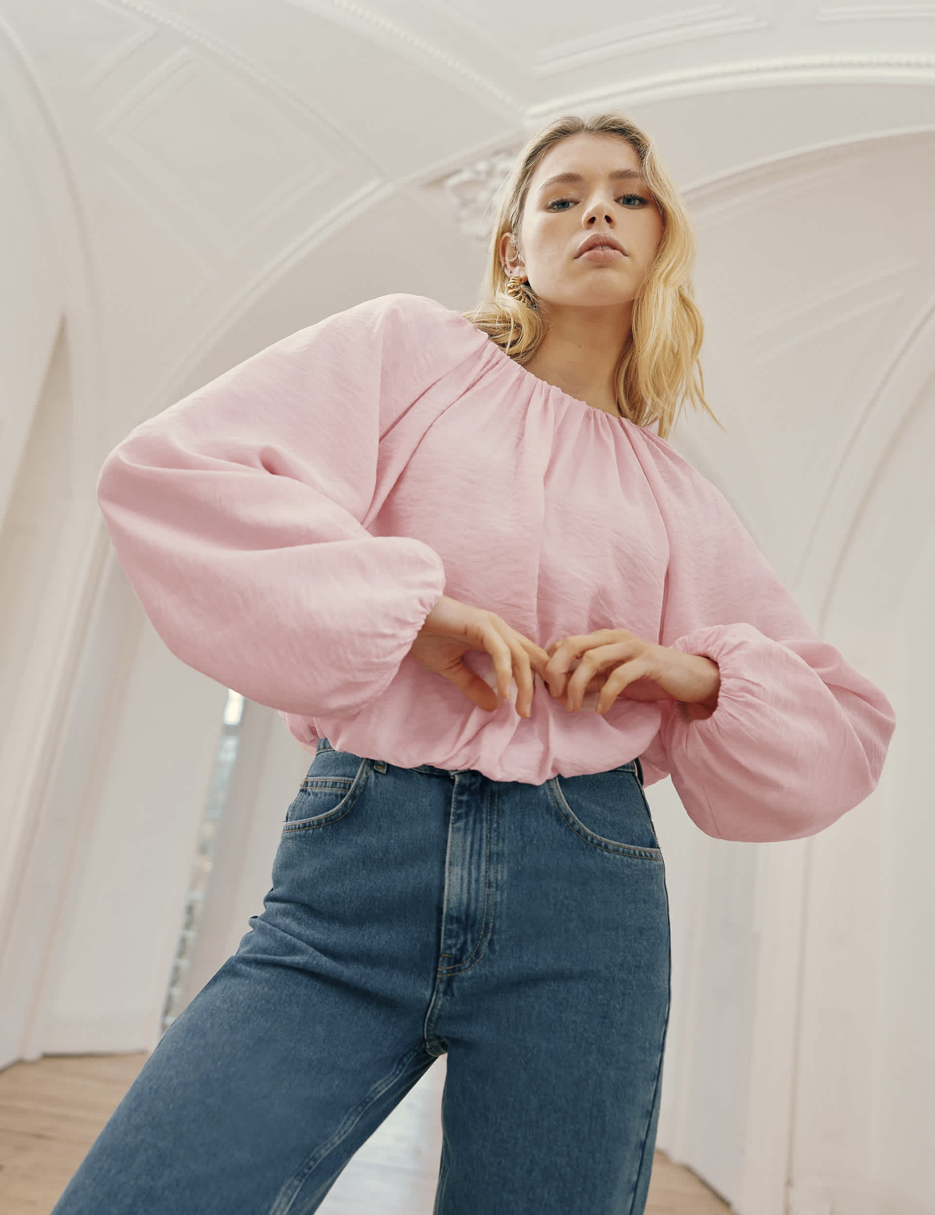 Ro&Zo Women's Relaxed Blouson Sleeve Blouse