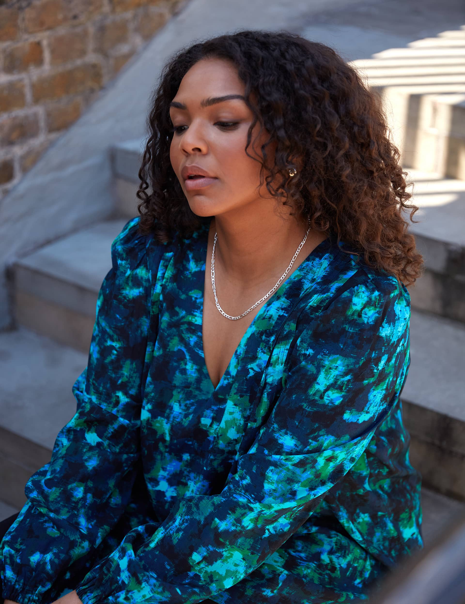 Live Unlimited London Women's Printed V-Neck Blouse