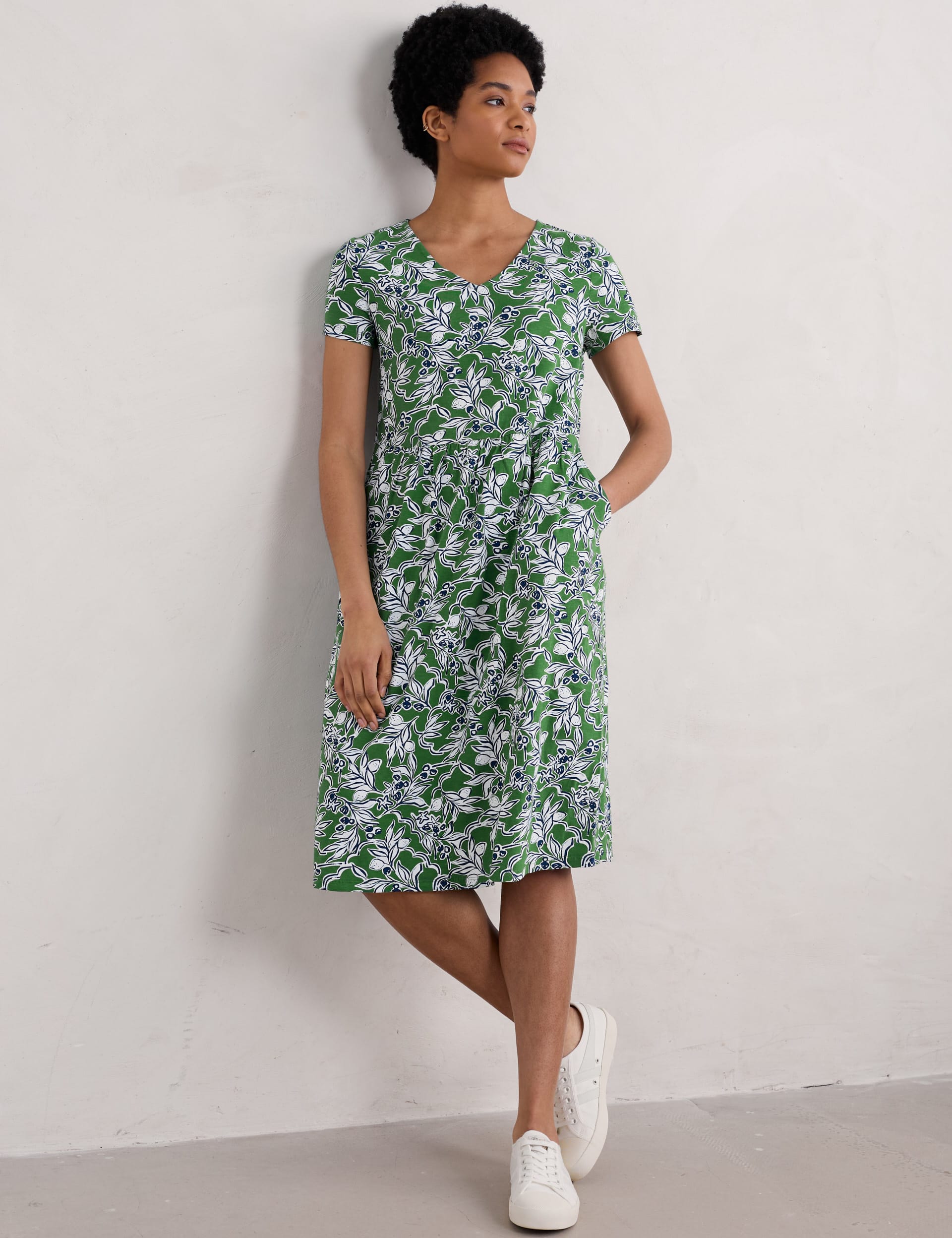 Seasalt Cornwall Women's Pure Cotton Floral V-Neck Waisted Dress - 8REG - Green Mix, Green Mix