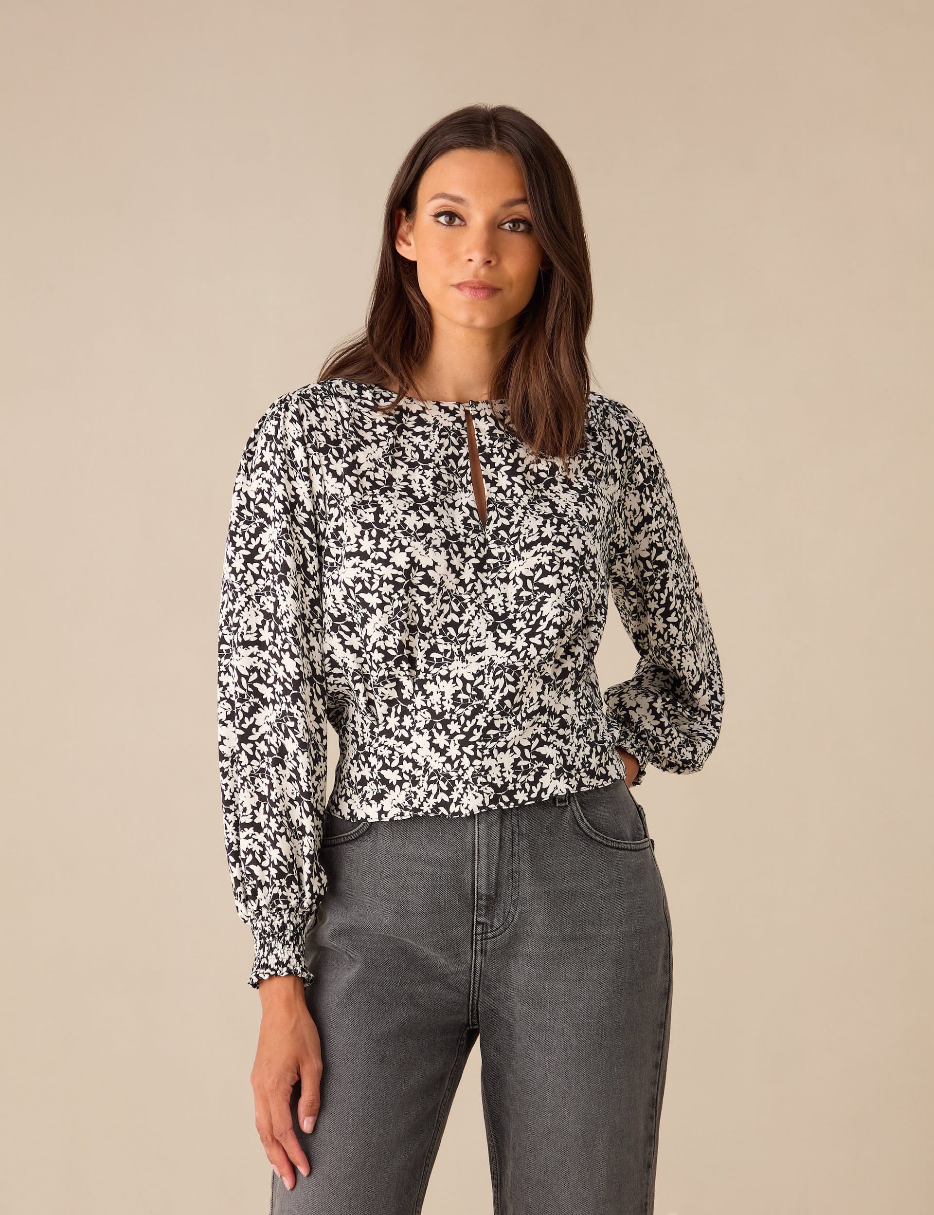 Ro&Zo Women's Floral Shirred Detail Relaxed Blouse - 12REG - Black Mix, Black Mix