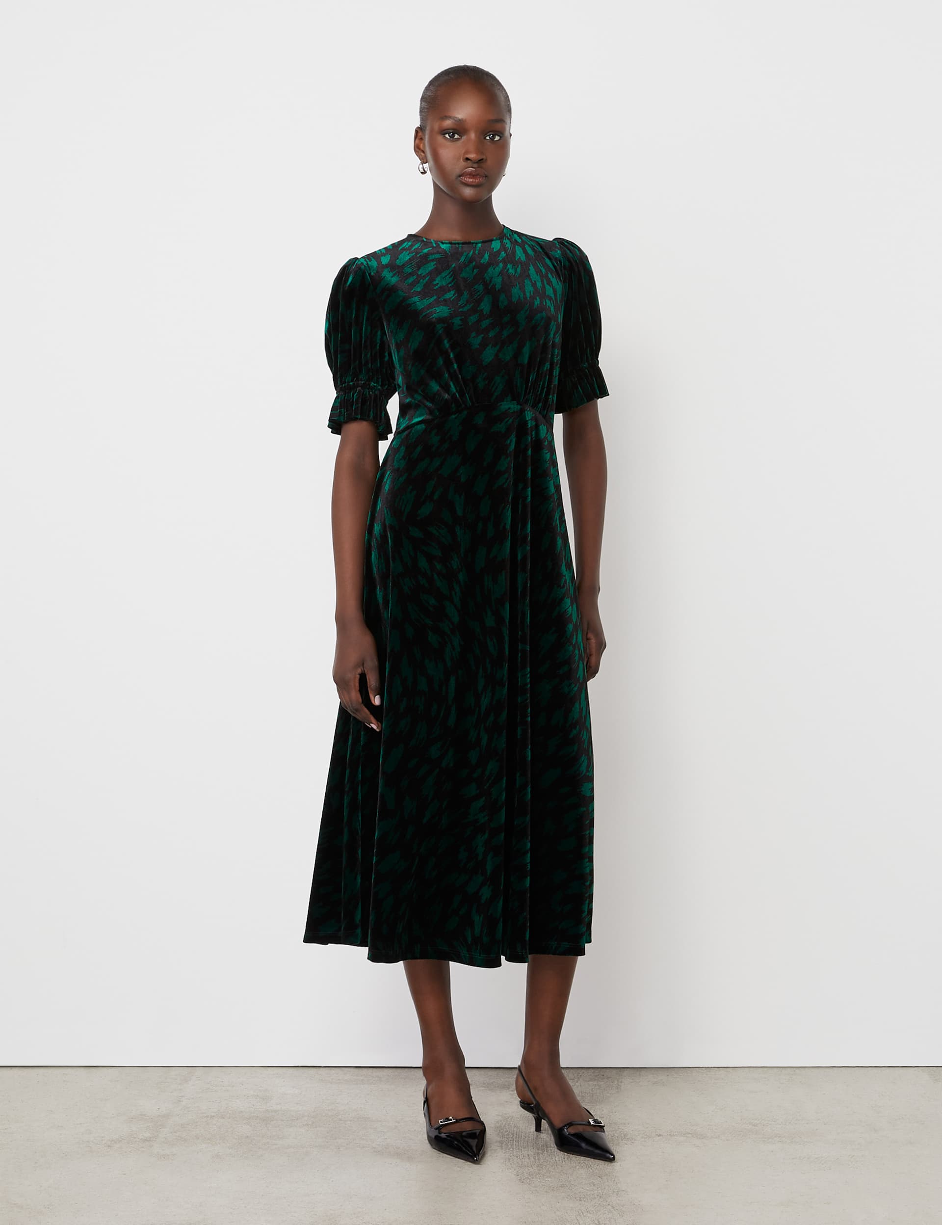 Finery London Women's Velvet Printed Puff Sleeve Midi Tea Dress - 16 - Green Mix, Green Mix